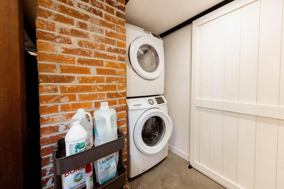 Renovated 3-Br Retreat With Ac, 10 Mins To Downtown Villa Seattle Holiday home