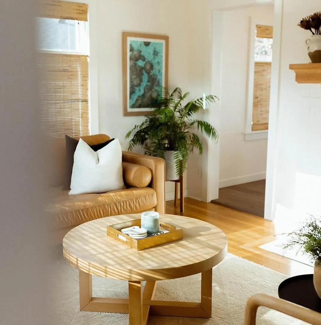 Renovated 3-Br Retreat With Ac, 10 Mins To Downtown Villa Seattle